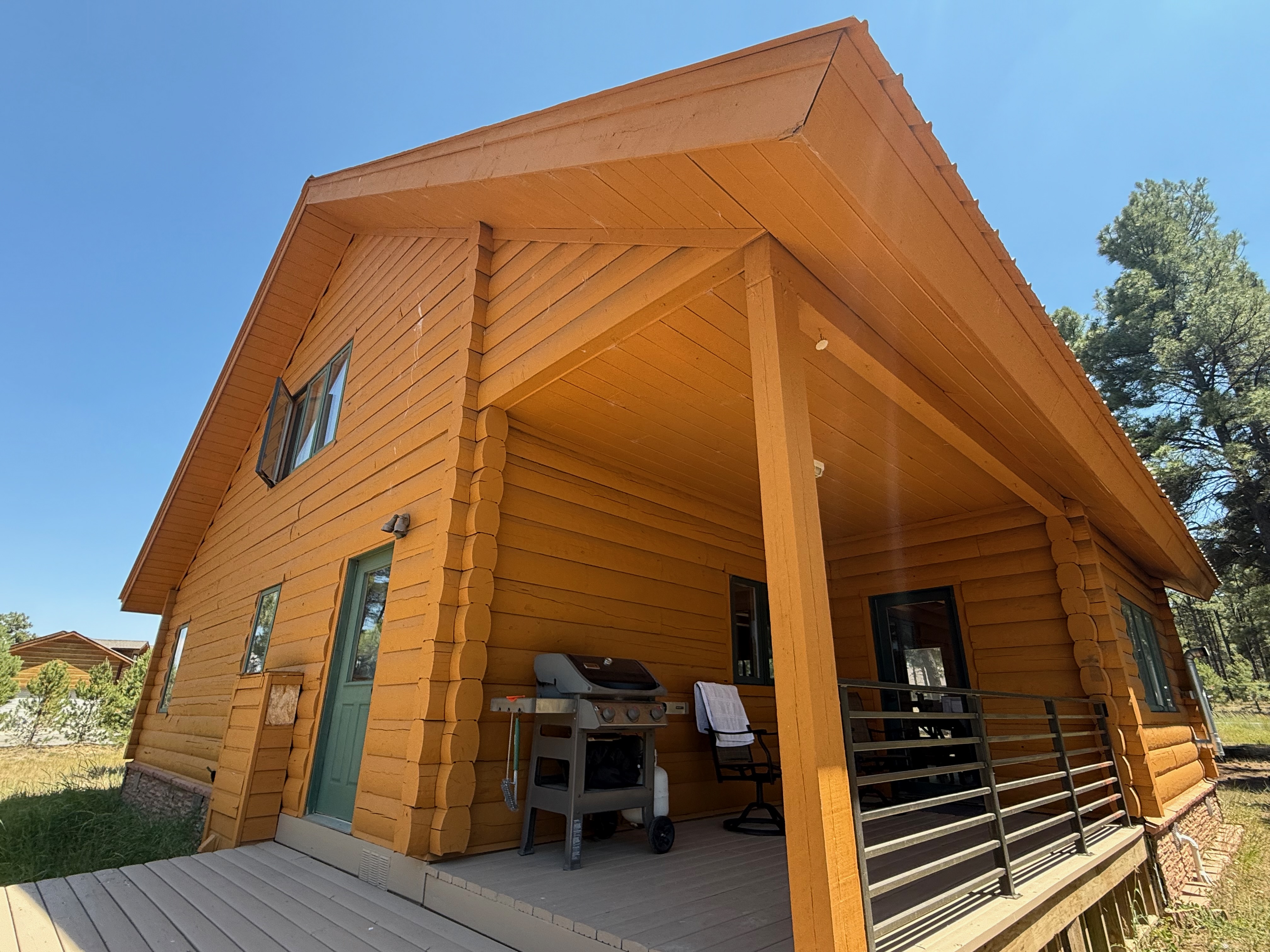 New Colorado log home construction with fresh milled logs